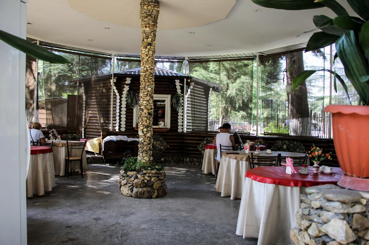 Pitsunda Hotel Esterno foto