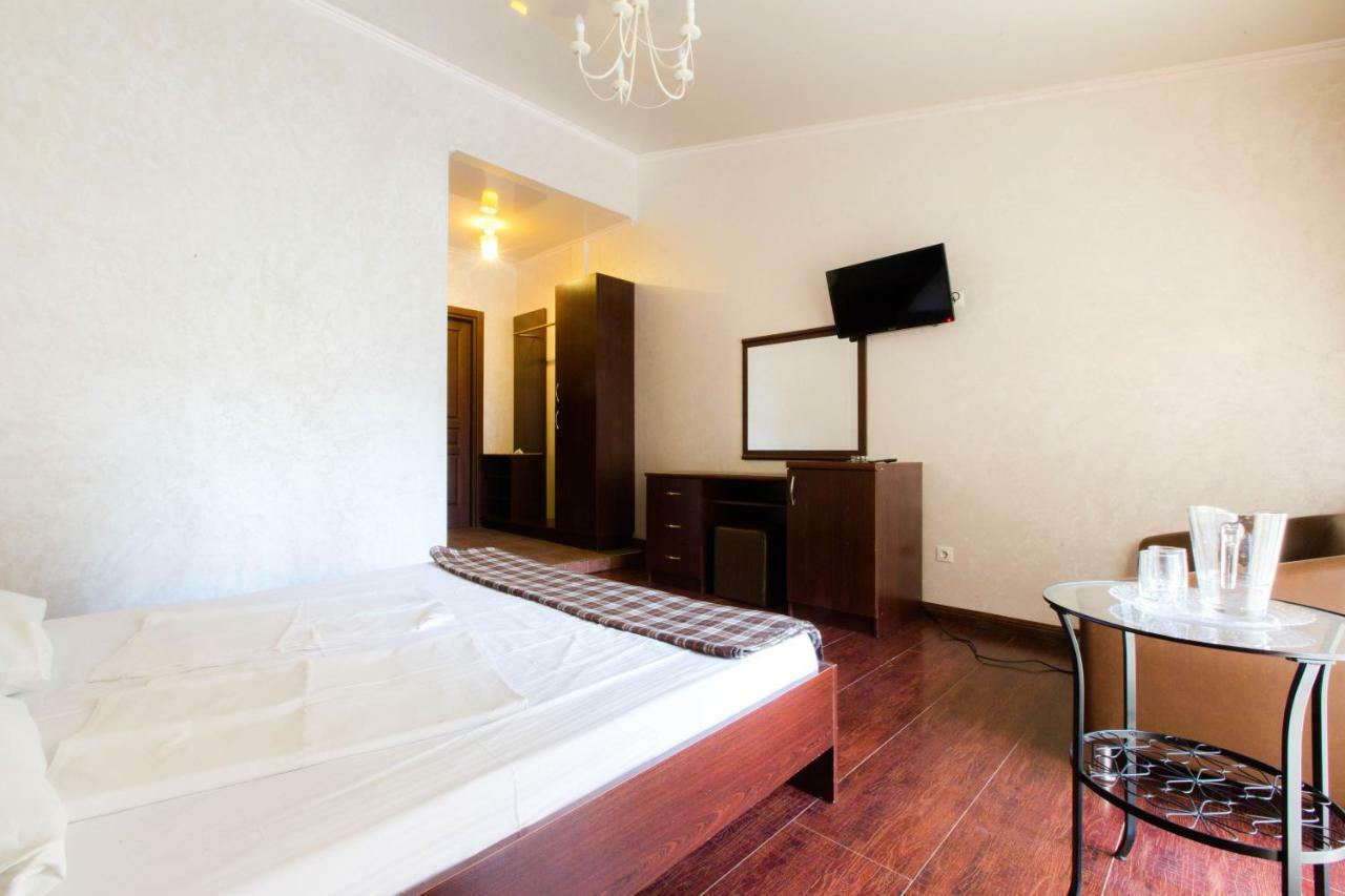 Pitsunda Hotel Esterno foto