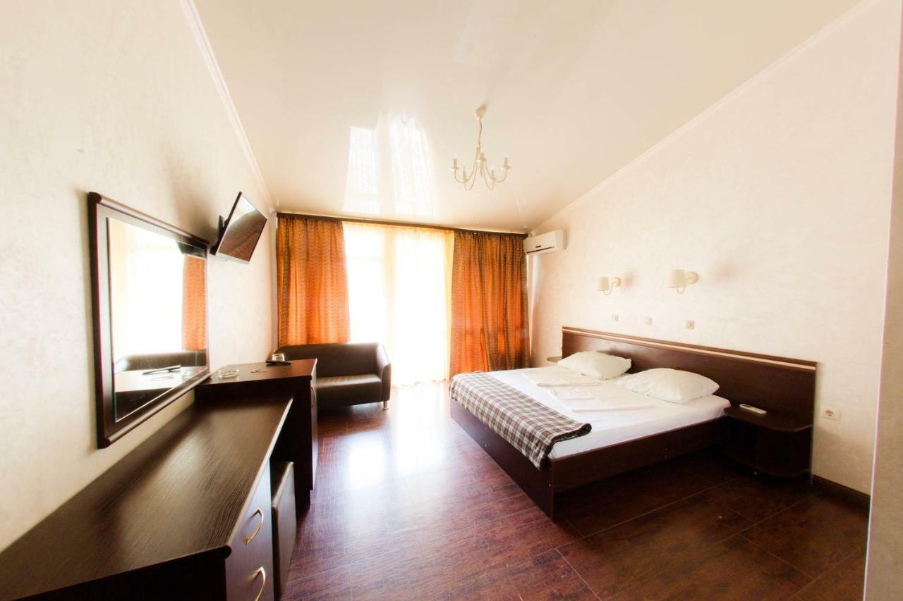 Pitsunda Hotel Esterno foto